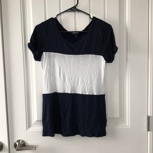 Gap Blue and white color block t shirt size M